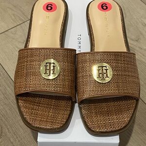 Tommy Hilfiger Women's Tan Slide Sandals with Gold Logo